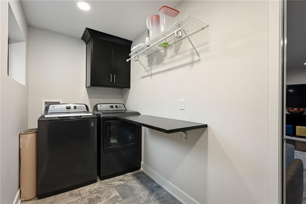 Photo 29 of 49 - 3004 W 82nd Terrace, Leawood, KS 66206