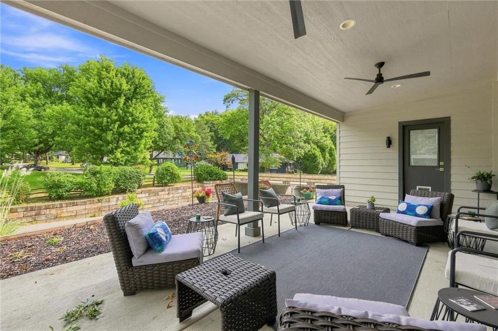 Photo 36 of 49 - 3004 W 82nd Terrace, Leawood, KS 66206
