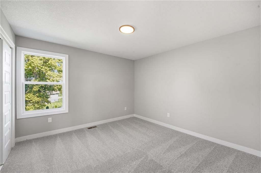 Photo 30 of 35 - 18550 W 195th Street, Spring Hill, KS 66083