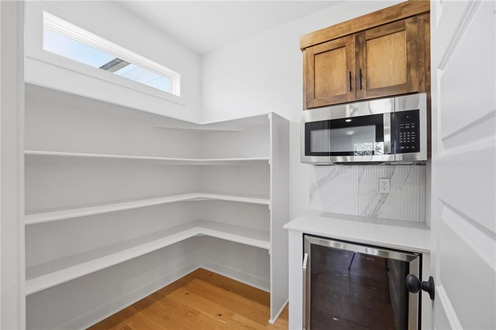Photo 8 of 35 - 18550 W 195th Street, Spring Hill, KS 66083