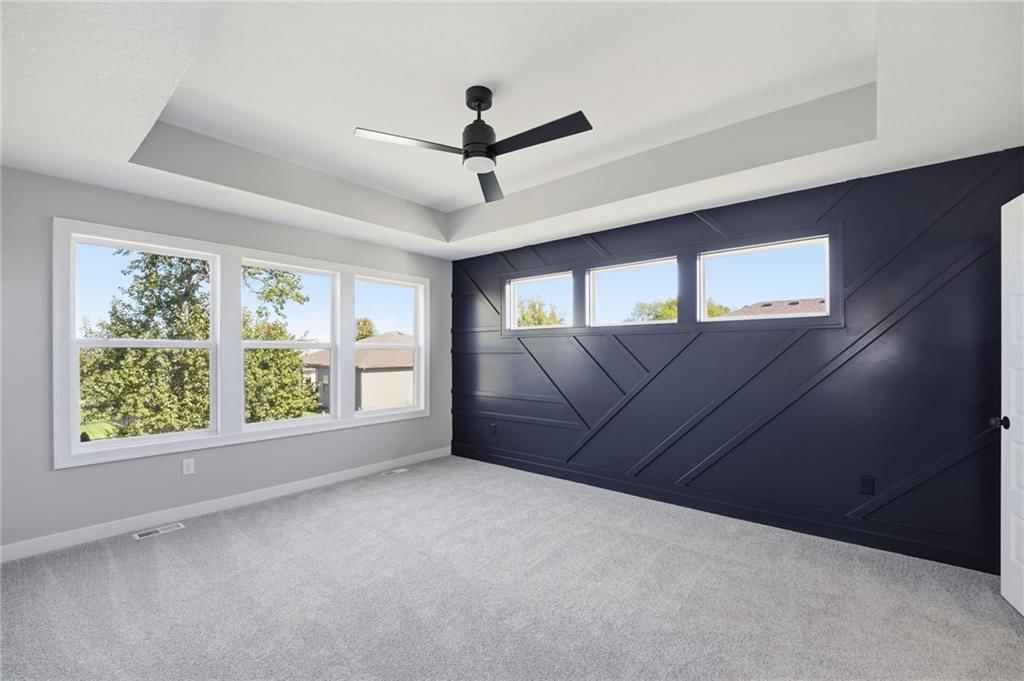 Photo 9 of 35 - 18550 W 195th Street, Spring Hill, KS 66083