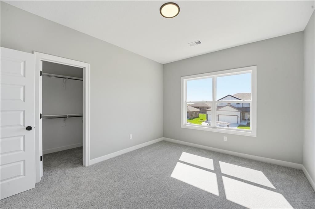 Photo 29 of 35 - 18550 W 195th Street, Spring Hill, KS 66083