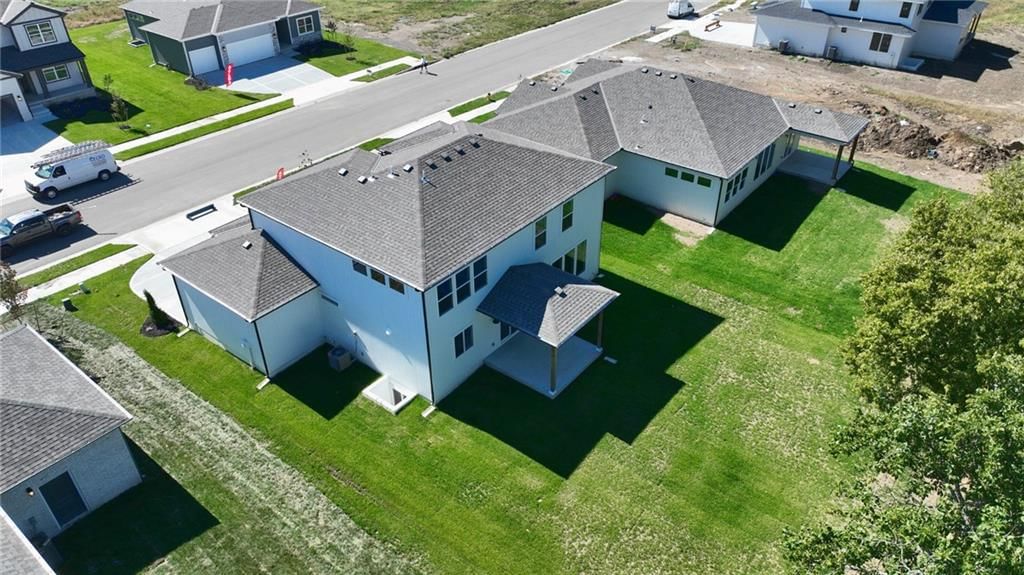 Photo 32 of 35 - 18550 W 195th Street, Spring Hill, KS 66083