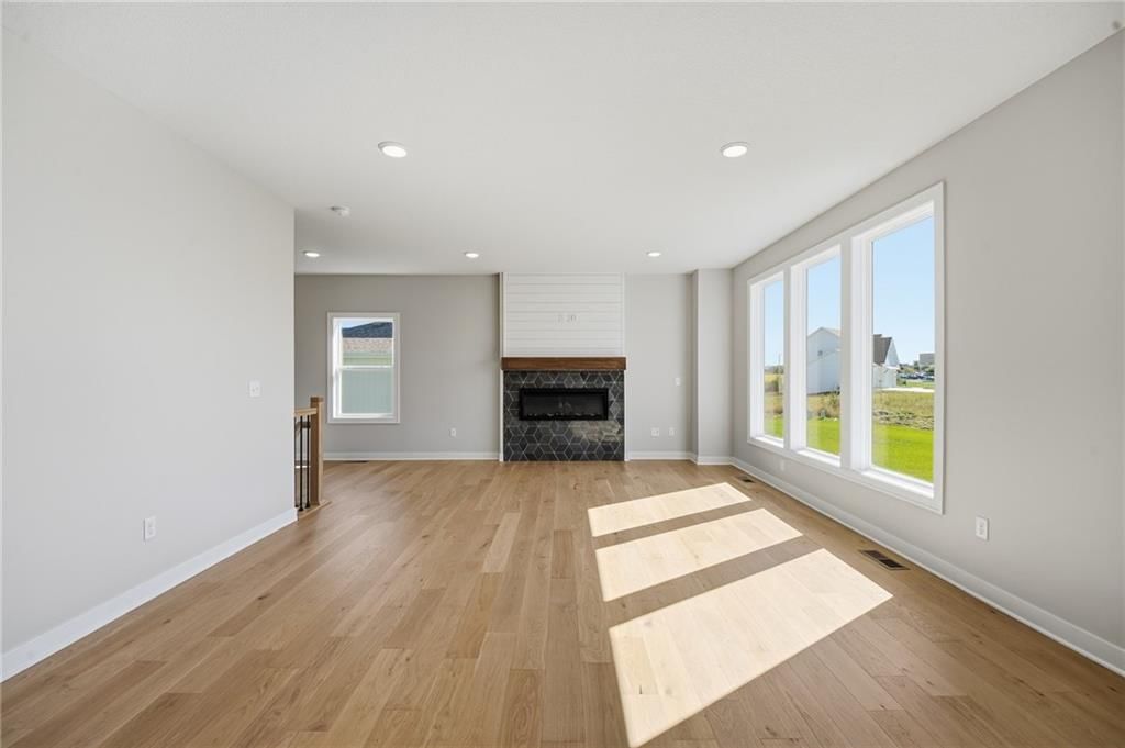 Photo 7 of 28 - 18455 W 195th Street, Spring Hill, KS 66083
