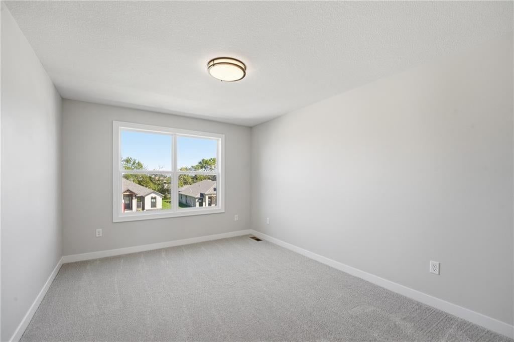 Carpet at 18455 W 195th Street, Spring Hill, KS 66083