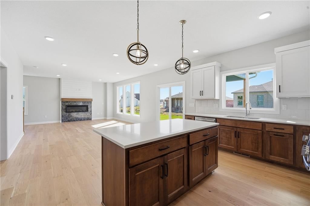Photo 12 of 28 - 18455 W 195th Street, Spring Hill, KS 66083