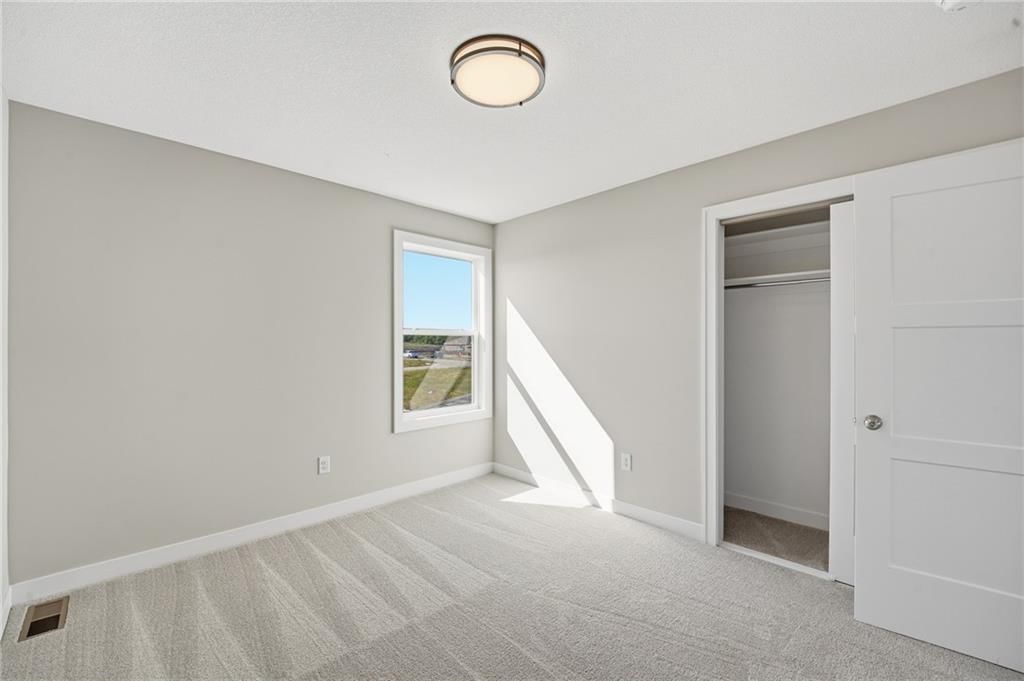Photo 16 of 28 - 18455 W 195th Street, Spring Hill, KS 66083