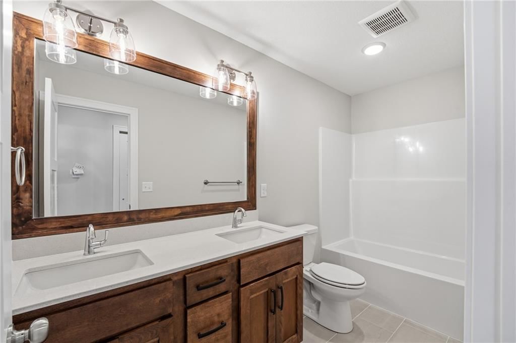 Photo 25 of 28 - 18455 W 195th Street, Spring Hill, KS 66083