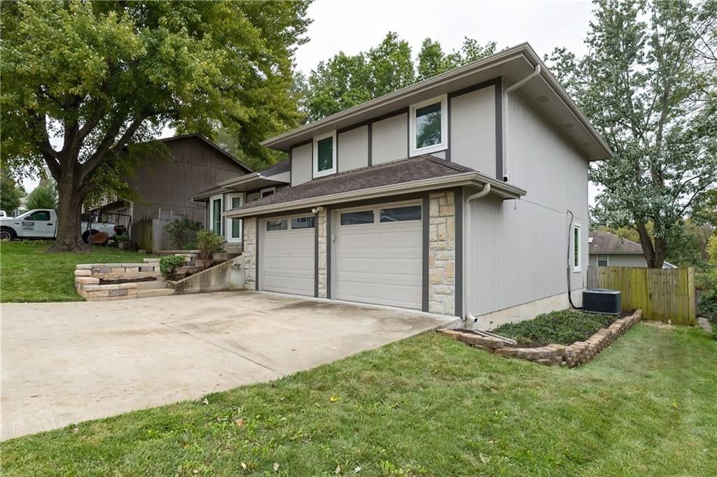 Photo 5 of 80 - 140 Debra Street, Lansing, KS 66043