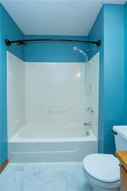 Photo 32 of 80 - 140 Debra Street, Lansing, KS 66043
