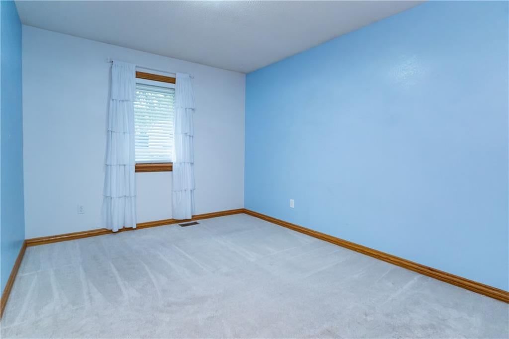 Photo 40 of 80 - 140 Debra Street, Lansing, KS 66043
