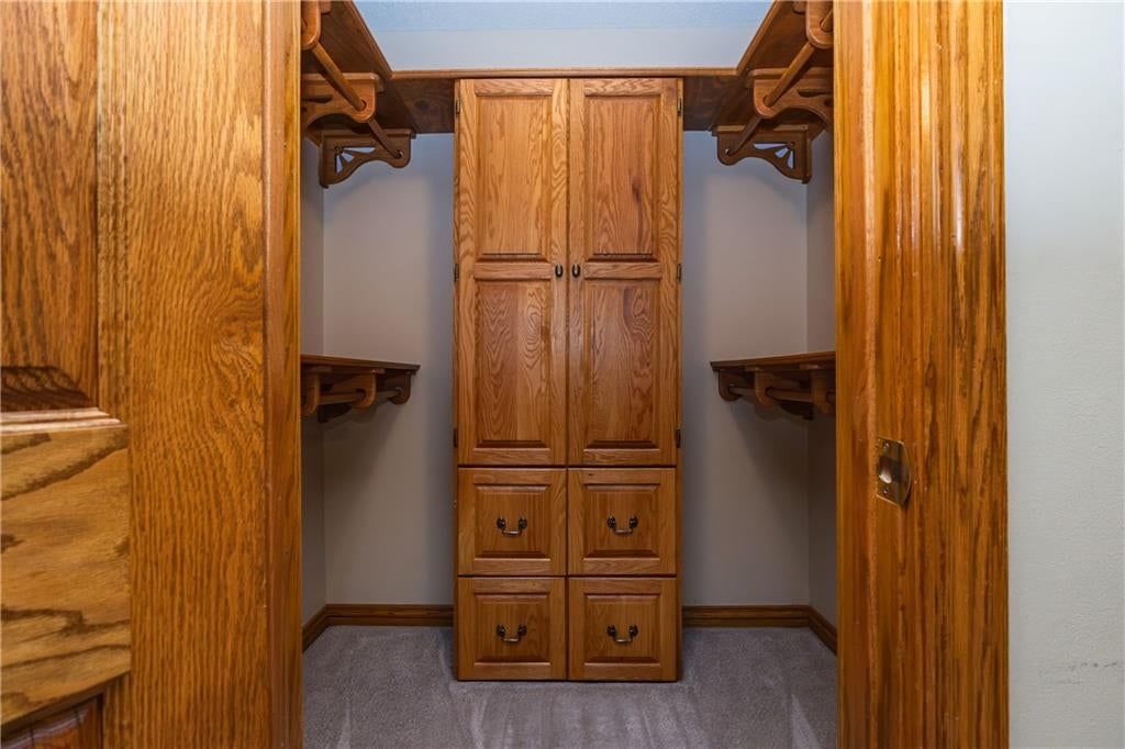 Photo 36 of 80 - 140 Debra Street, Lansing, KS 66043
