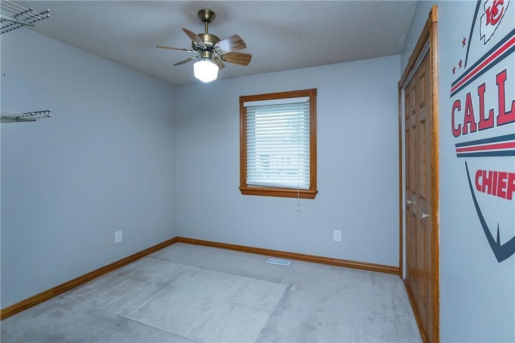 Photo 38 of 80 - 140 Debra Street, Lansing, KS 66043