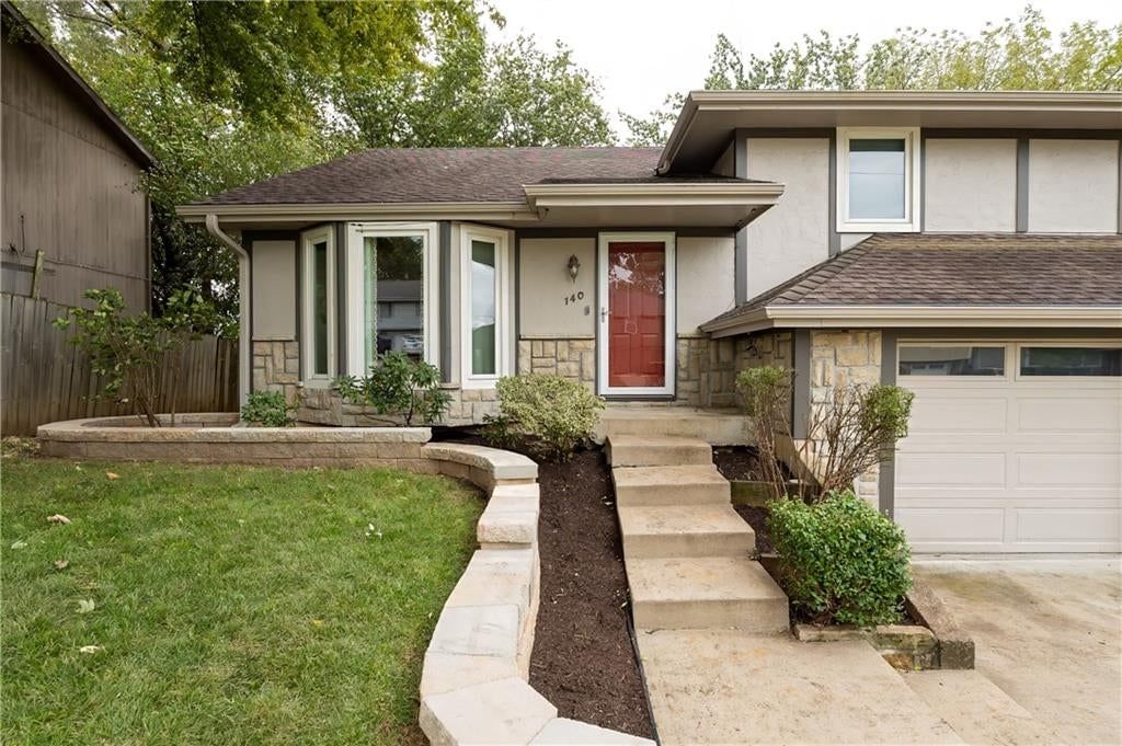 Photo 4 of 80 - 140 Debra Street, Lansing, KS 66043