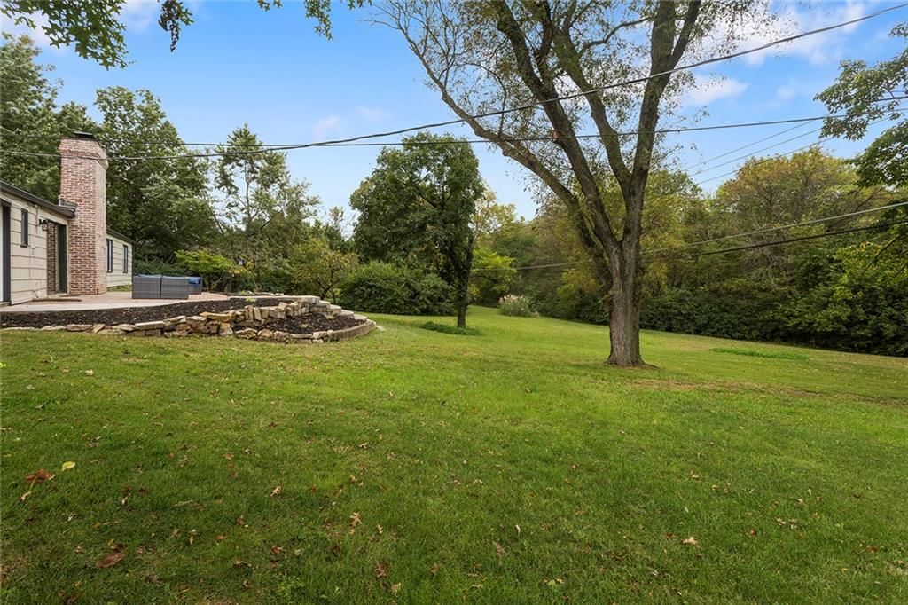 Photo 30 of 31 - 9730 State Line Road, Leawood, KS 66206