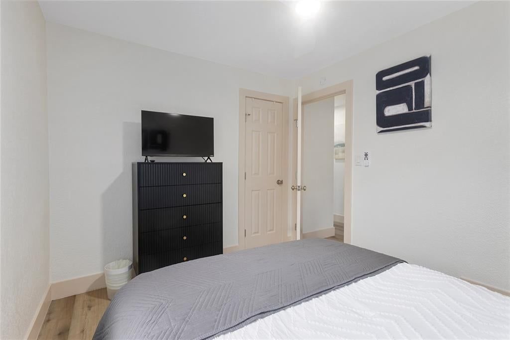 Photo 24 of 31 - 9730 State Line Road, Leawood, KS 66206