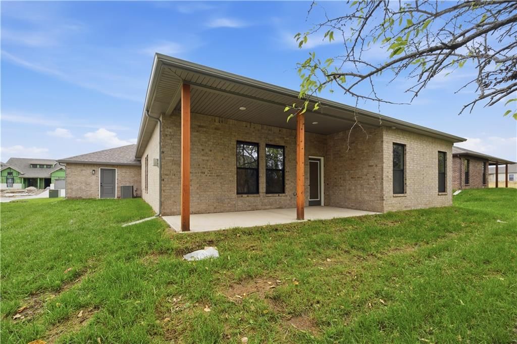 Photo 42 of 53 - 18420 W 195th Street, Spring Hill, KS 66083