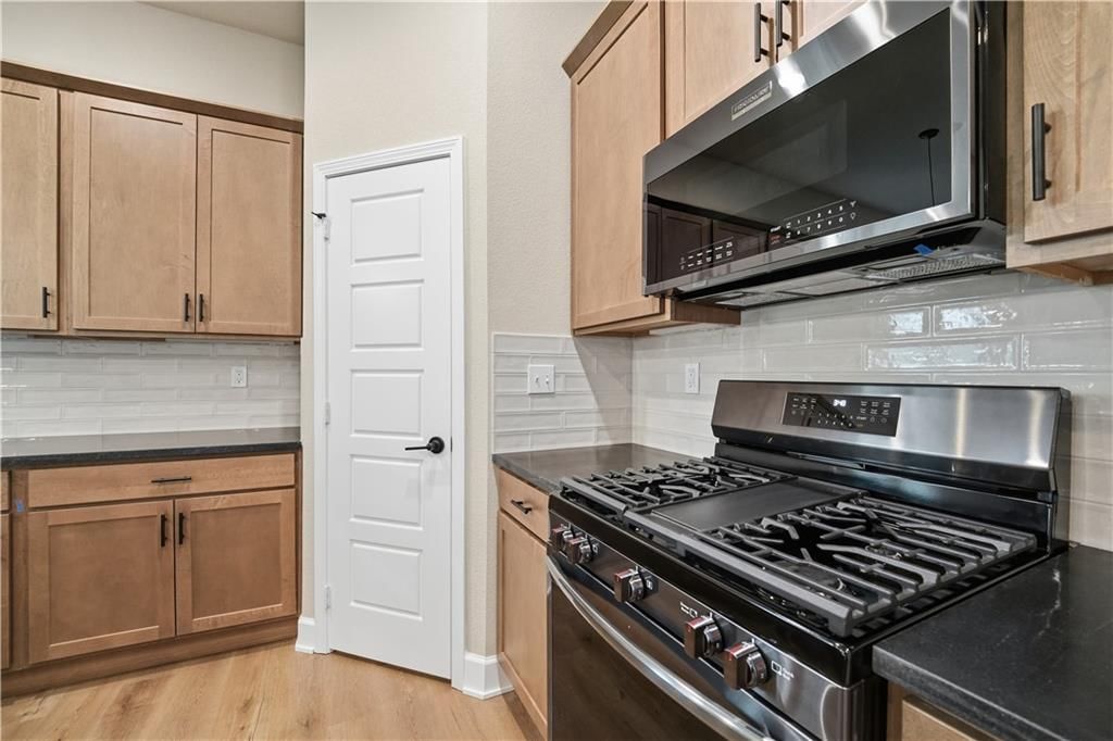 Photo 19 of 53 - 18420 W 195th Street, Spring Hill, KS 66083