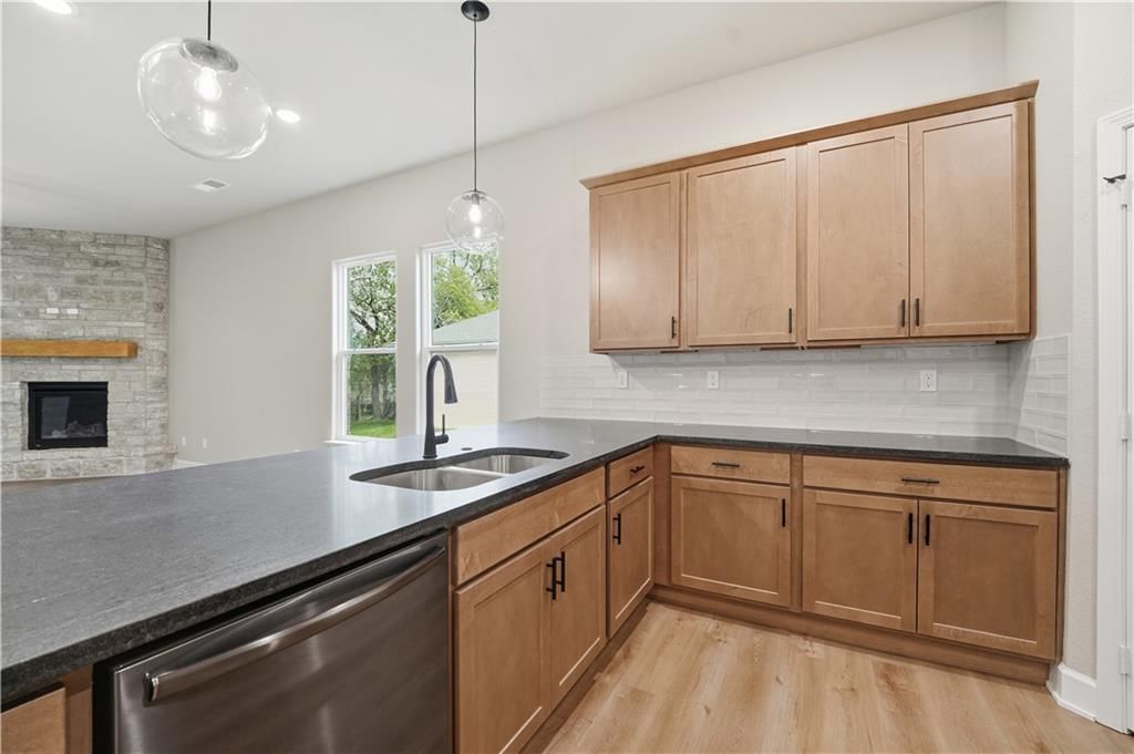 Photo 16 of 53 - 18420 W 195th Street, Spring Hill, KS 66083