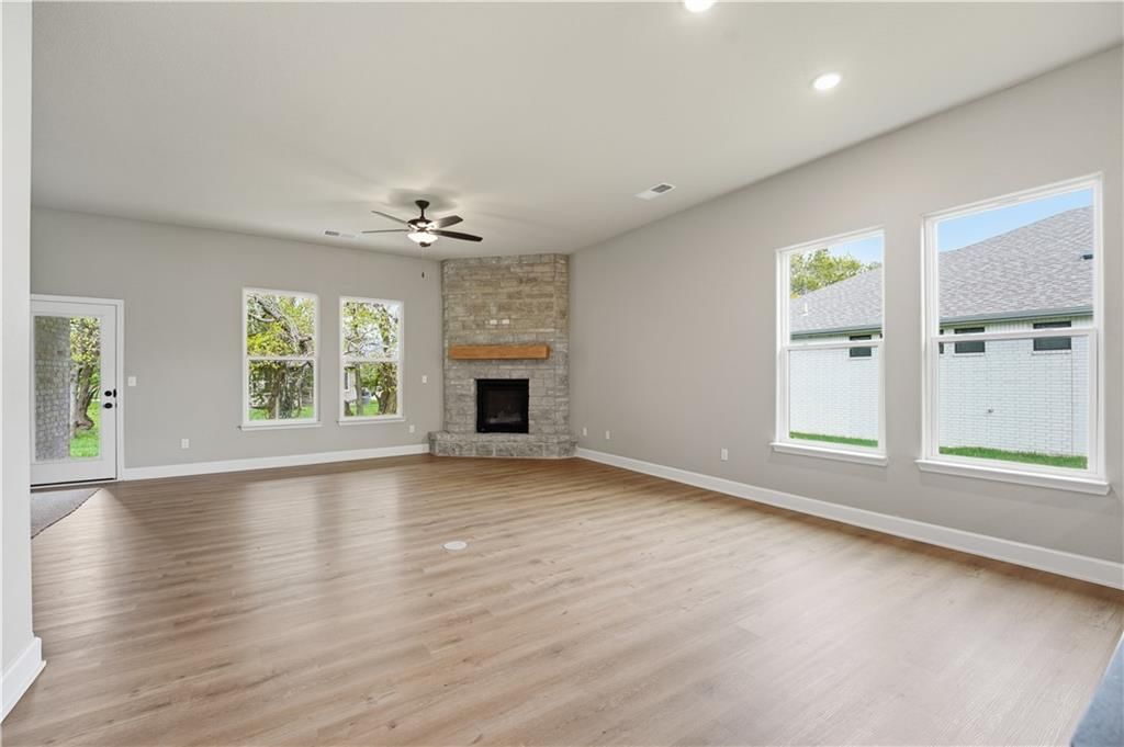 Photo 21 of 53 - 18420 W 195th Street, Spring Hill, KS 66083
