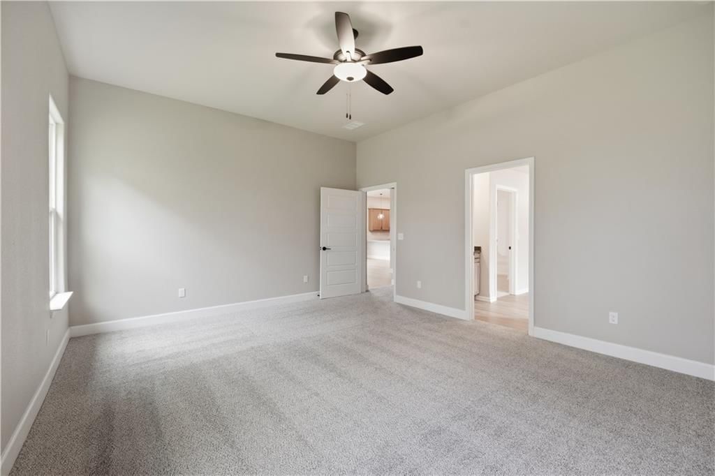 Photo 26 of 53 - 18420 W 195th Street, Spring Hill, KS 66083