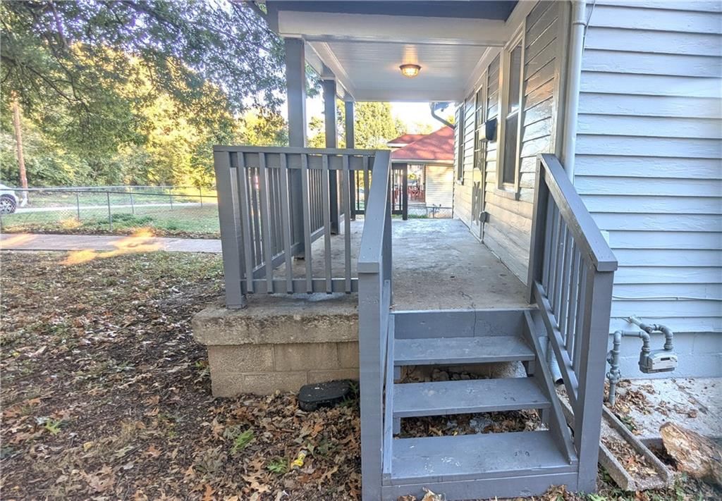 Concrete patio at 439 E Aberdeen Street, Independence, MO 64055