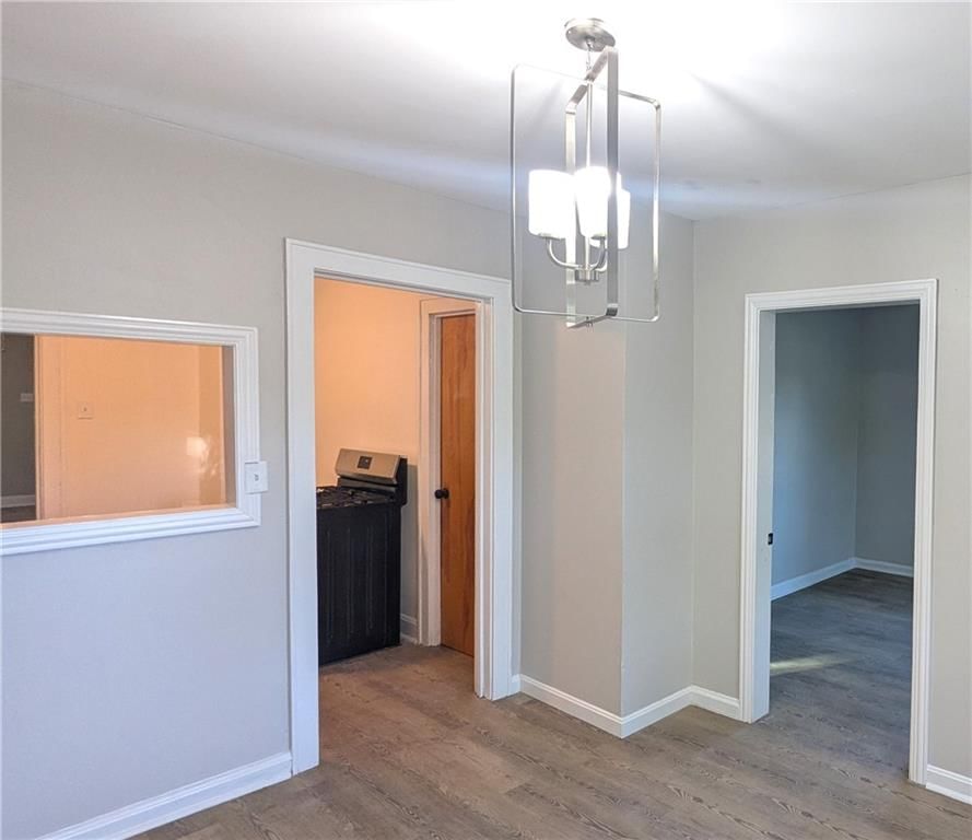 Photo 18 of 32 - 439 E Aberdeen Street, Independence, MO 64055