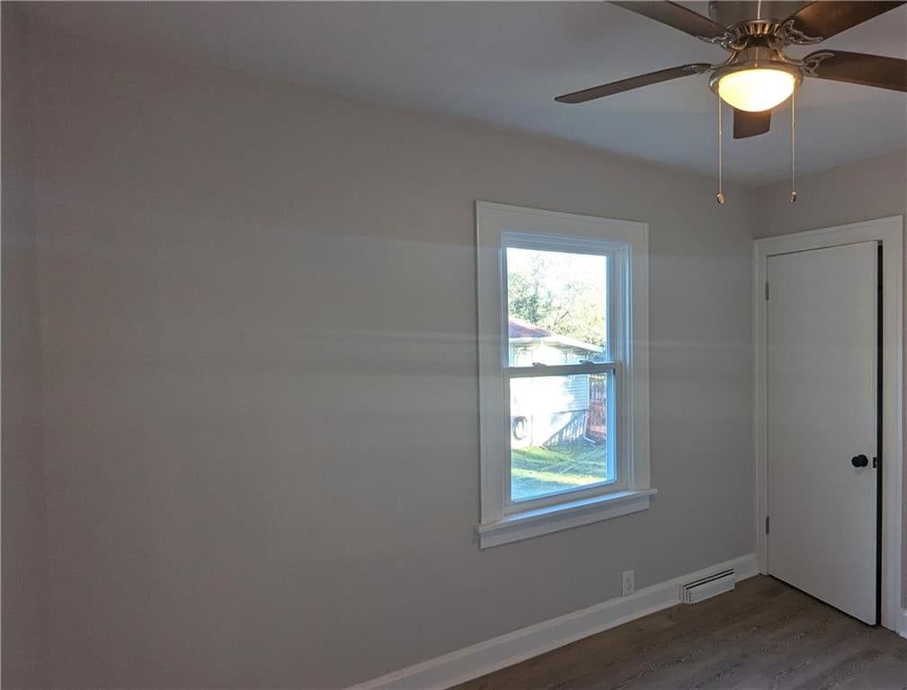 Photo 22 of 32 - 439 E Aberdeen Street, Independence, MO 64055