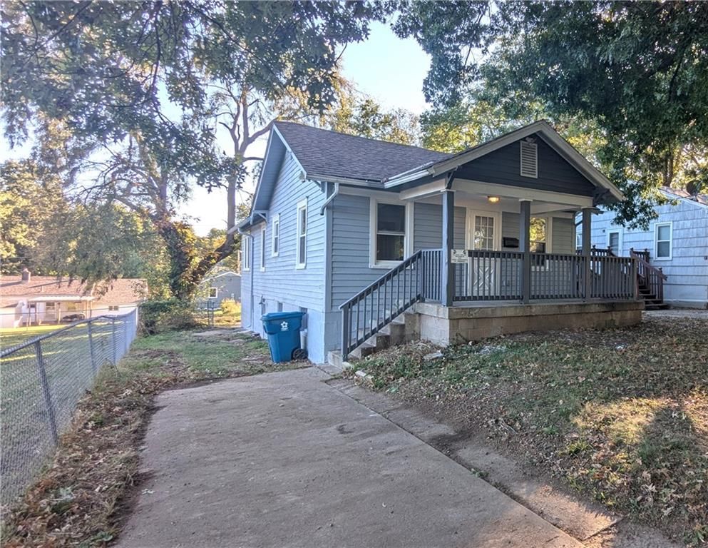 439 E Aberdeen Street, Independence, MO: listing photo 2
