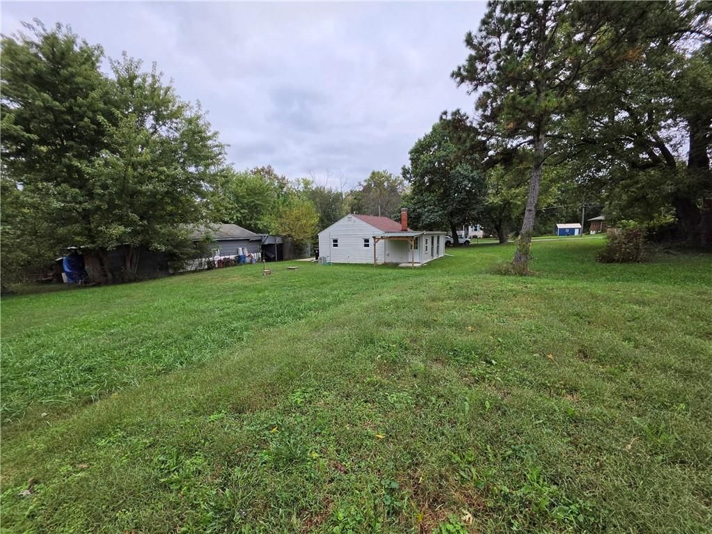 Photo 21 of 21 - 15812 E Independence Avenue, Independence, MO 64050