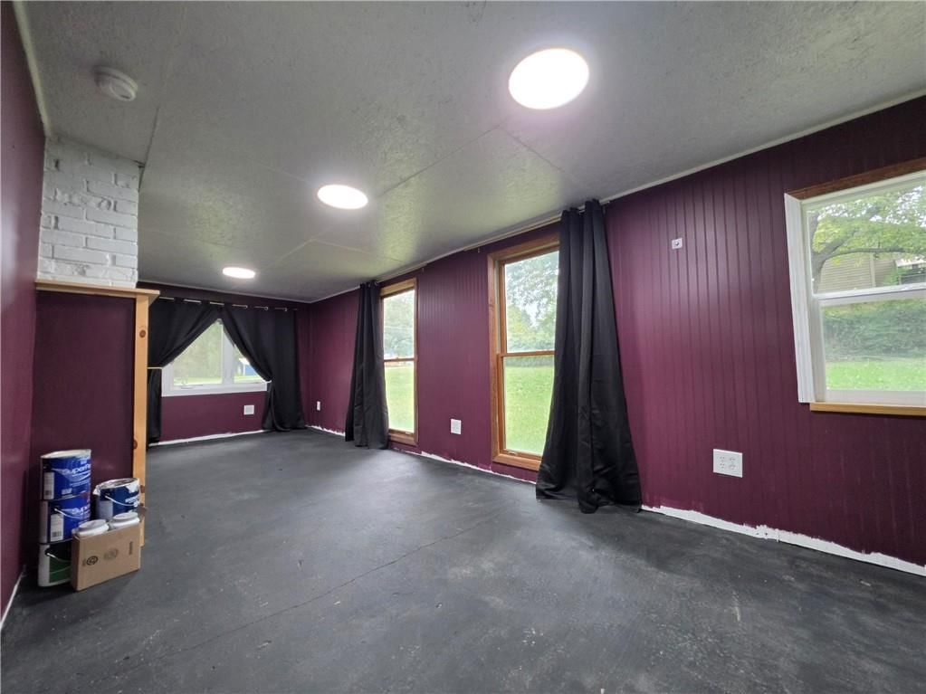 Photo 16 of 21 - 15812 E Independence Avenue, Independence, MO 64050