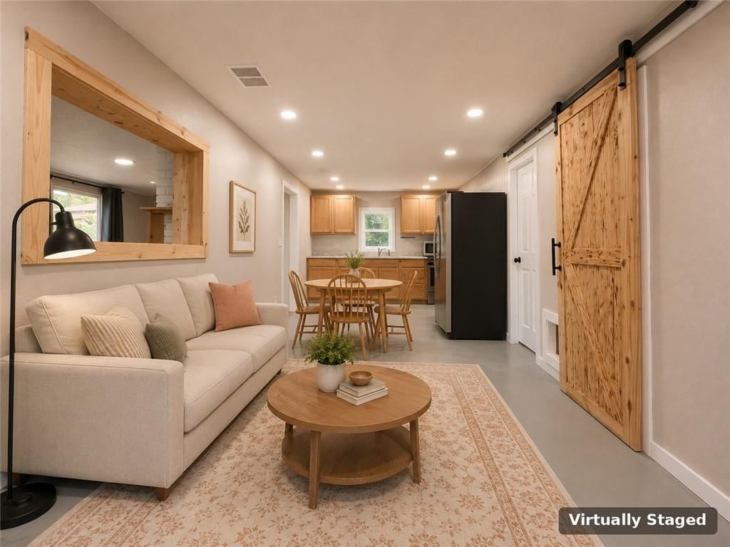 15812 E Independence Avenue, Independence, MO: listing photo 2