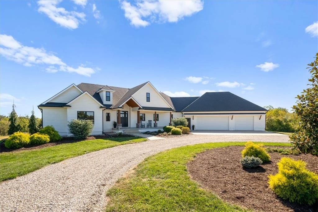 6759 W 351st Street, Louisburg, KS: listing photo 2
