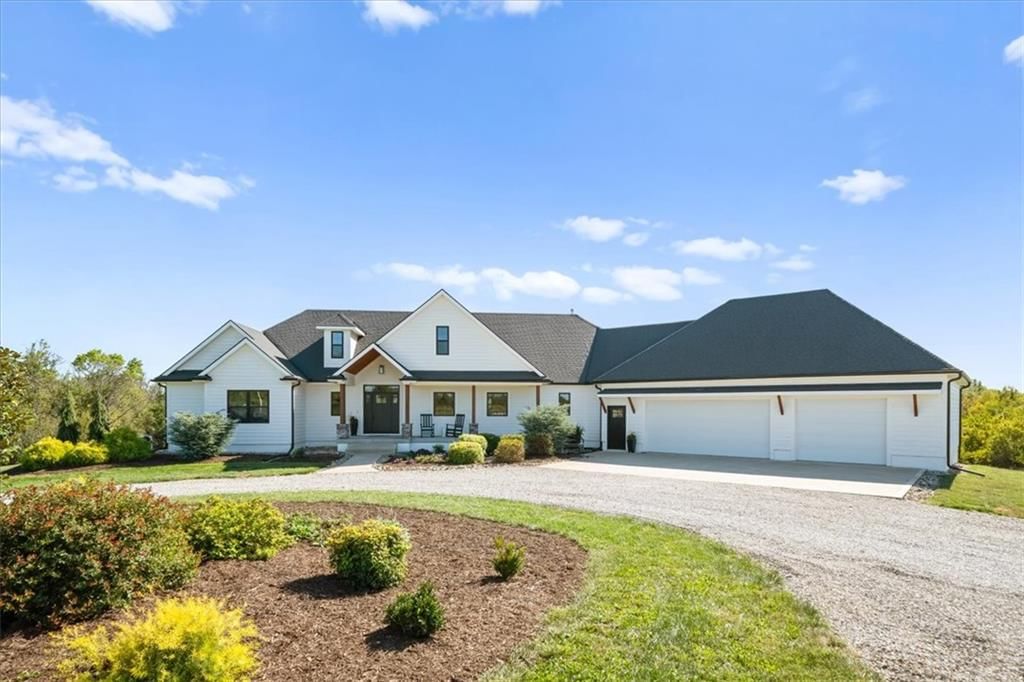 6759 W 351st Street, Louisburg, KS: listing photo 3