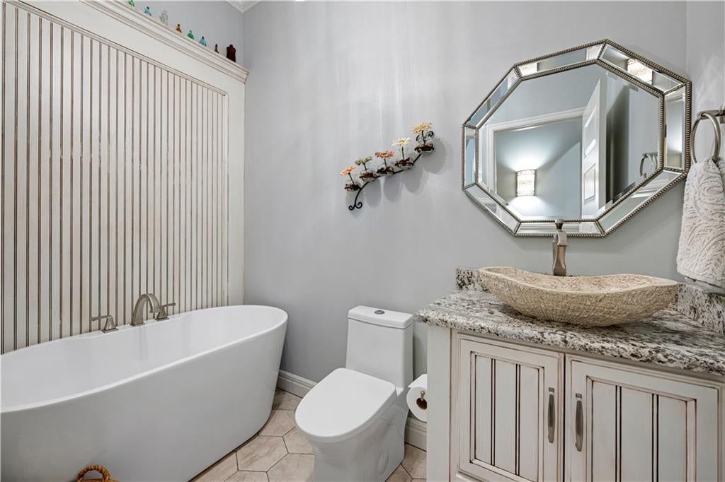 Photo 9: freestanding tub, 16300 S Britton Street, Olathe, KS 66062