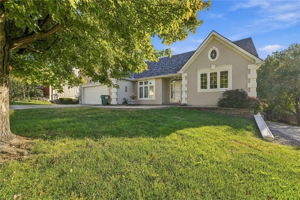 3101 NE 69th Street, Gladstone, MO: listing photo 3