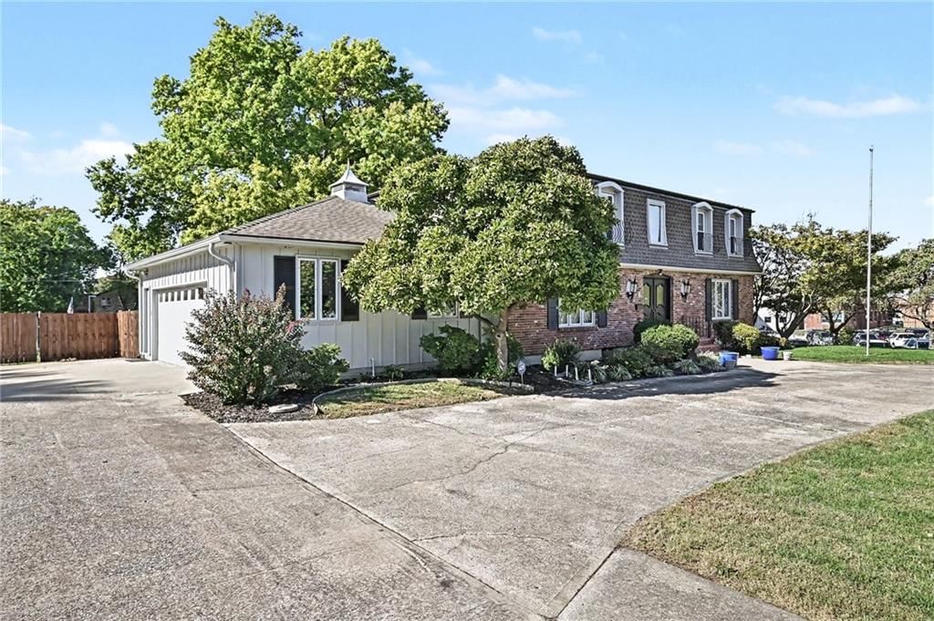 4950 Parish Drive, Roeland Park, KS: listing photo 3