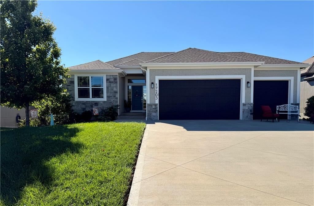 17203 W 197th Terrace, Spring Hill, KS