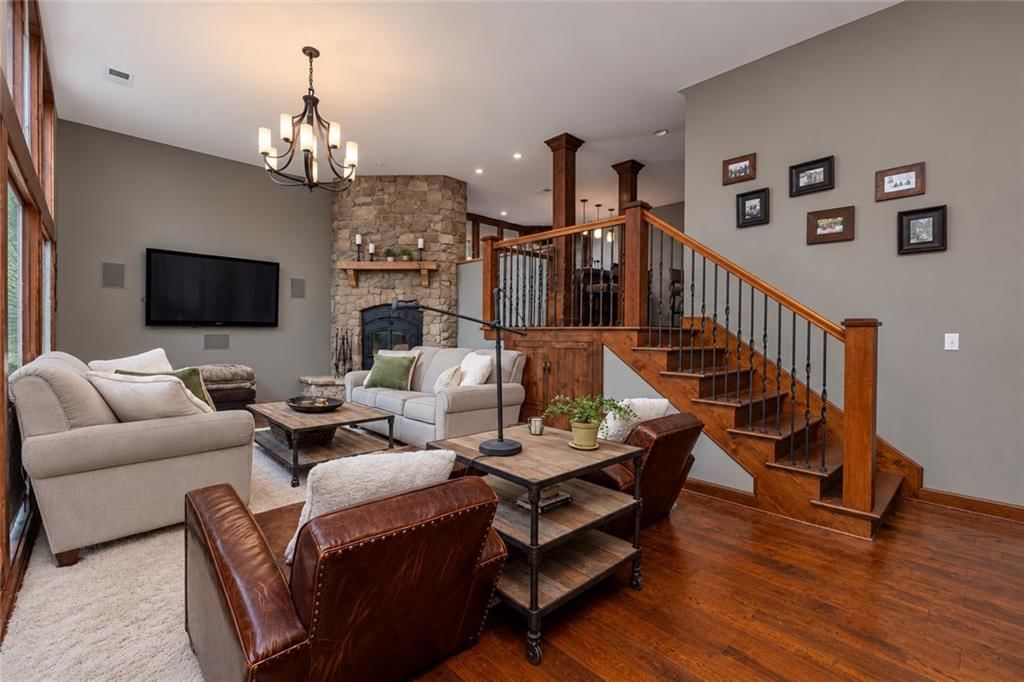 Photo 25 of 33 - 10245 Magnolia Lane, Parkville, MO 64152