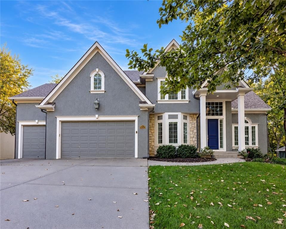 10245 Magnolia Lane, Parkville, MO