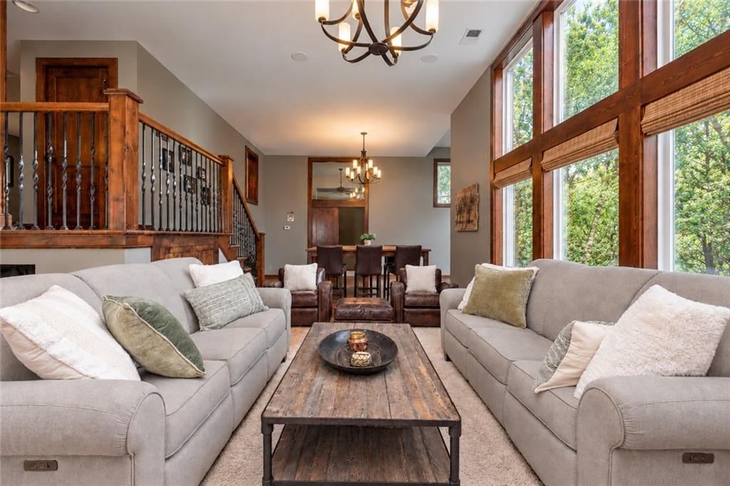 Photo 26 of 33 - 10245 Magnolia Lane, Parkville, MO 64152
