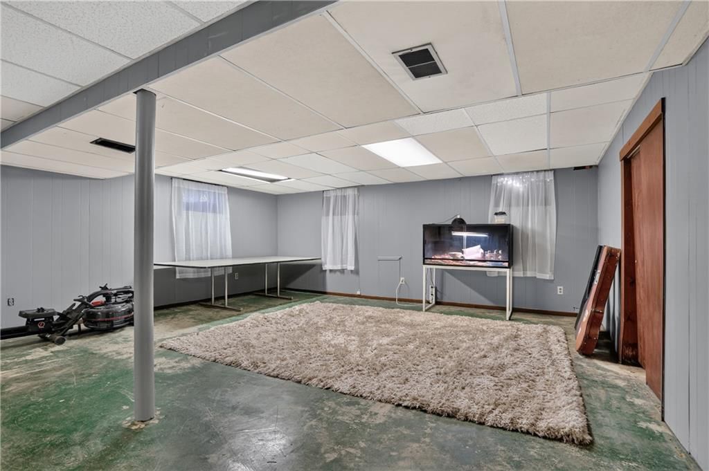 Photo 18 of 25, 5019 Pawnee Drive, Roeland Park, KS 66205