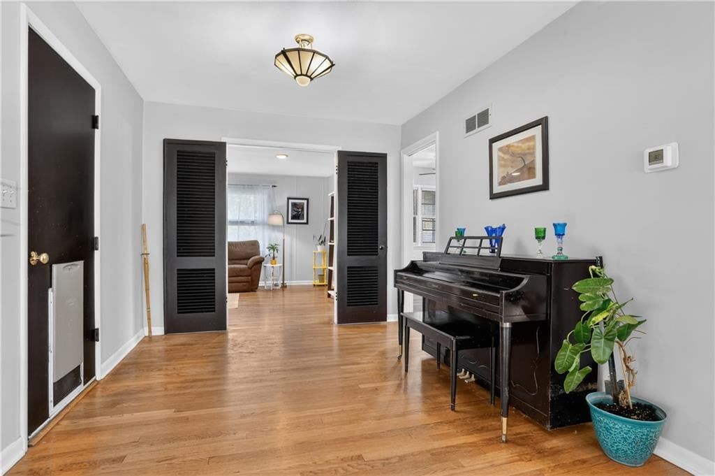Photo 7 of 25, 5019 Pawnee Drive, Roeland Park, KS 66205