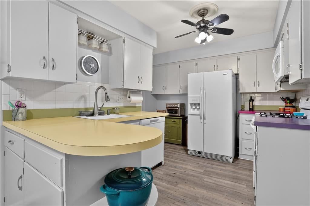 Photo 9 of 25, 5019 Pawnee Drive, Roeland Park, KS 66205