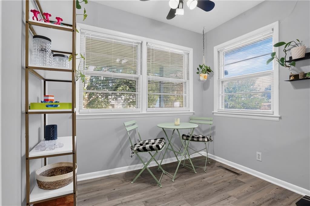 Photo 11 of 25 - 5019 Pawnee Drive, Roeland Park, KS 66205