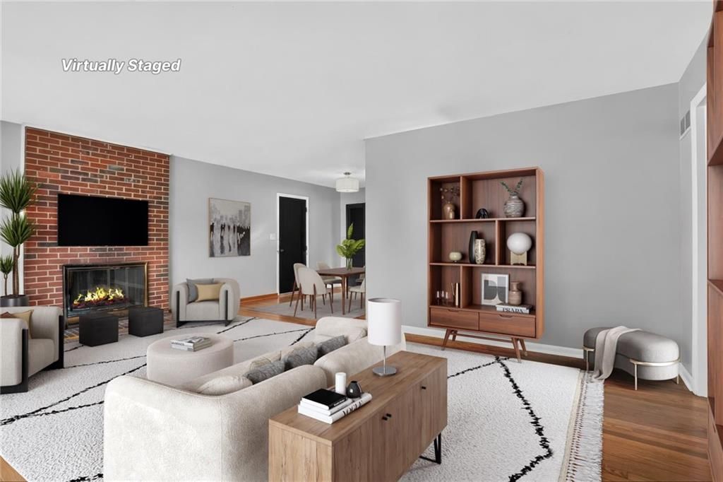 Photo 5 of 25 - 5019 Pawnee Drive, Roeland Park, KS 66205