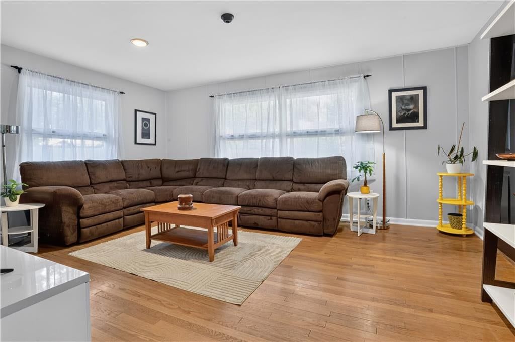 Photo 8 of 25 - 5019 Pawnee Drive, Roeland Park, KS 66205
