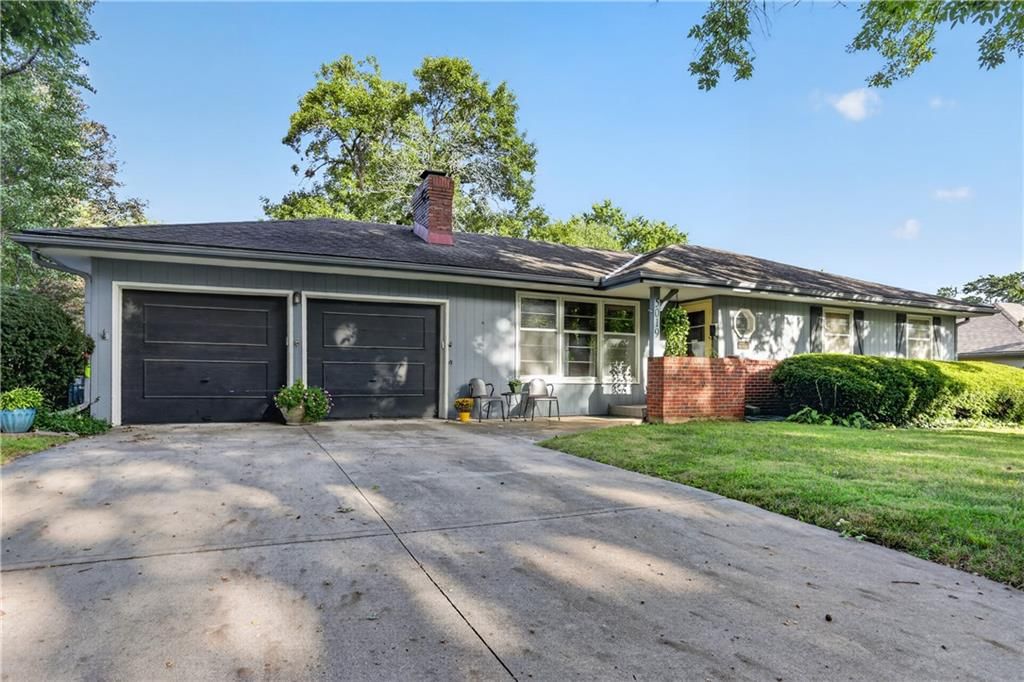 5019 Pawnee Drive, Roeland Park, KS