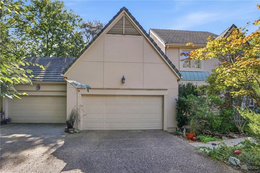 12414 Summit Street, Kansas City, MO: listing photo 3