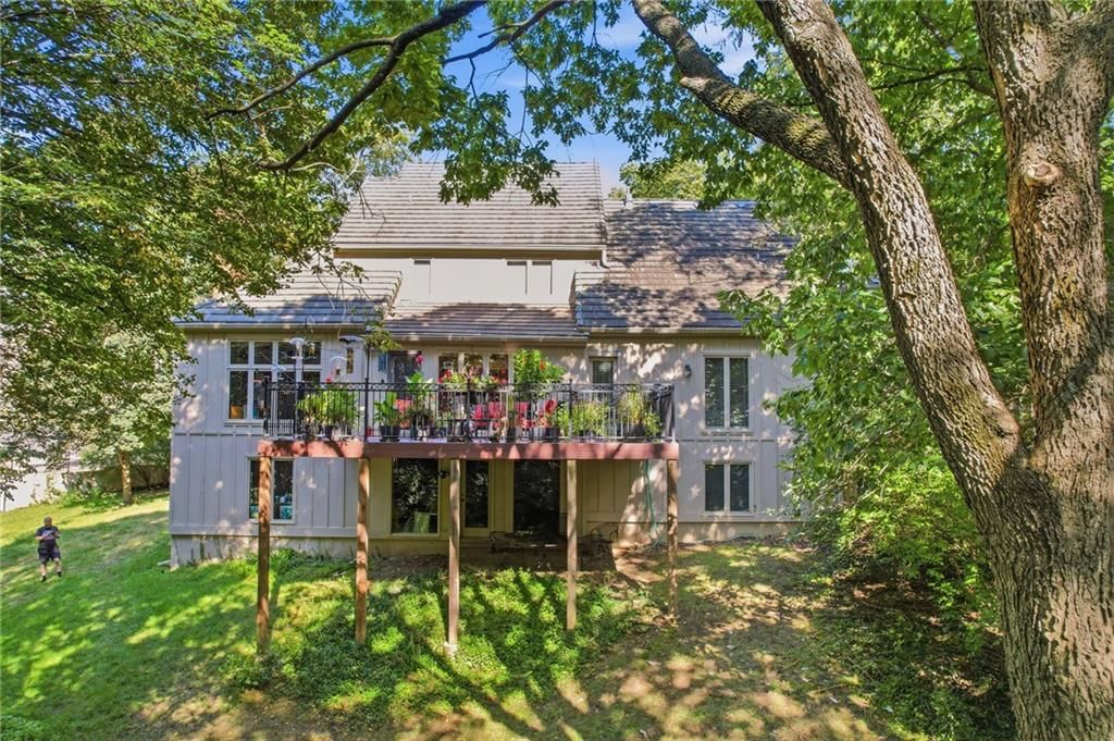 Deck at 12414 Summit Street, Kansas City, MO 64145